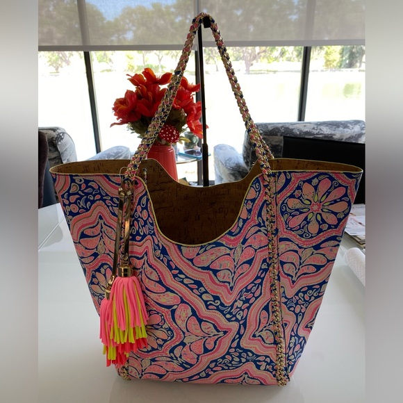 Lilly Pulitzer Handbags - NWOT Lilly Pulitzer Paisley Tote with Gold Tone Chain Handle and Detail